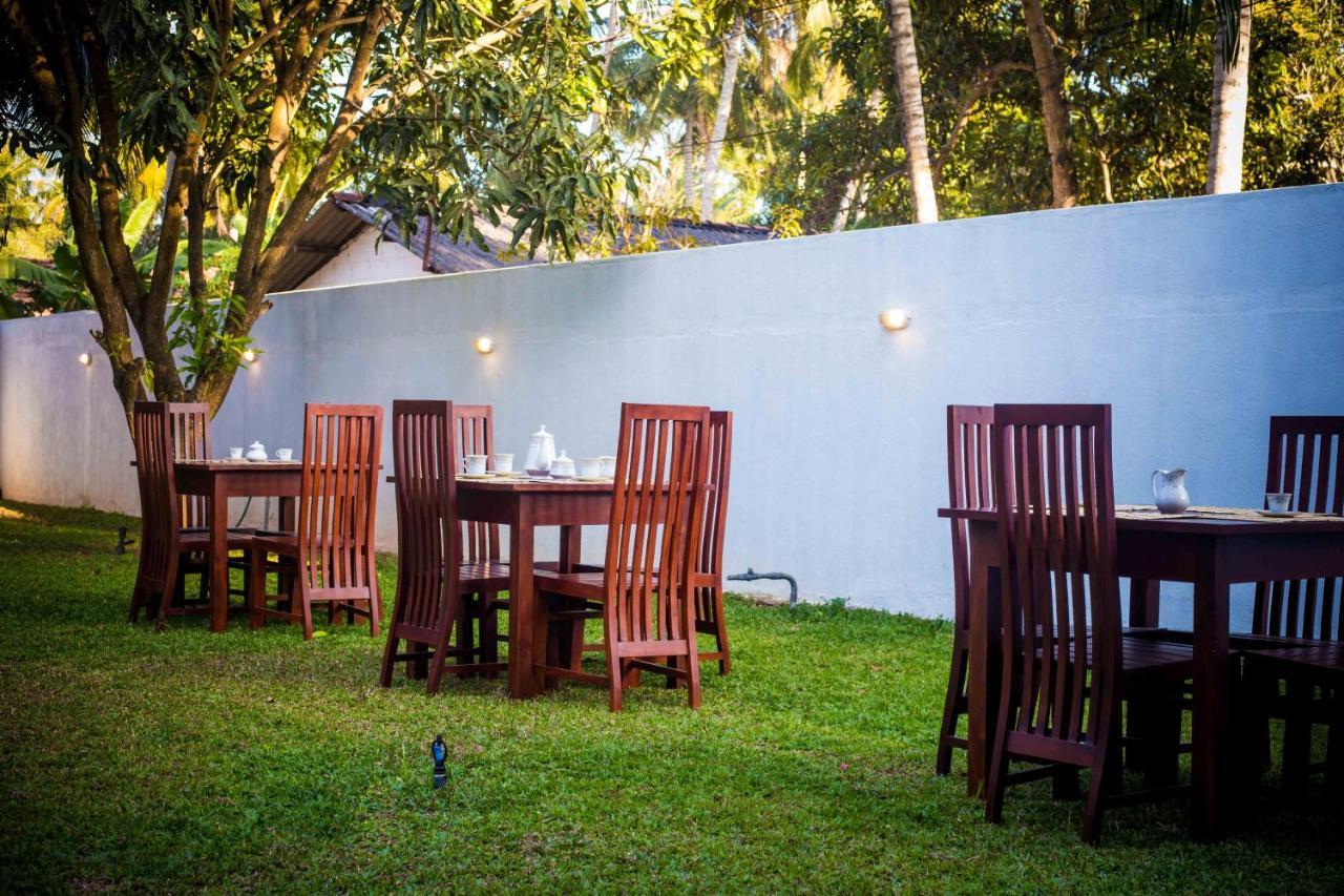 Villa 406 Seeduwa Exterior photo